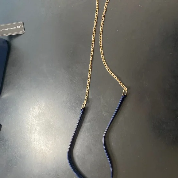 Blue purse with gold - Picture 8 of 8